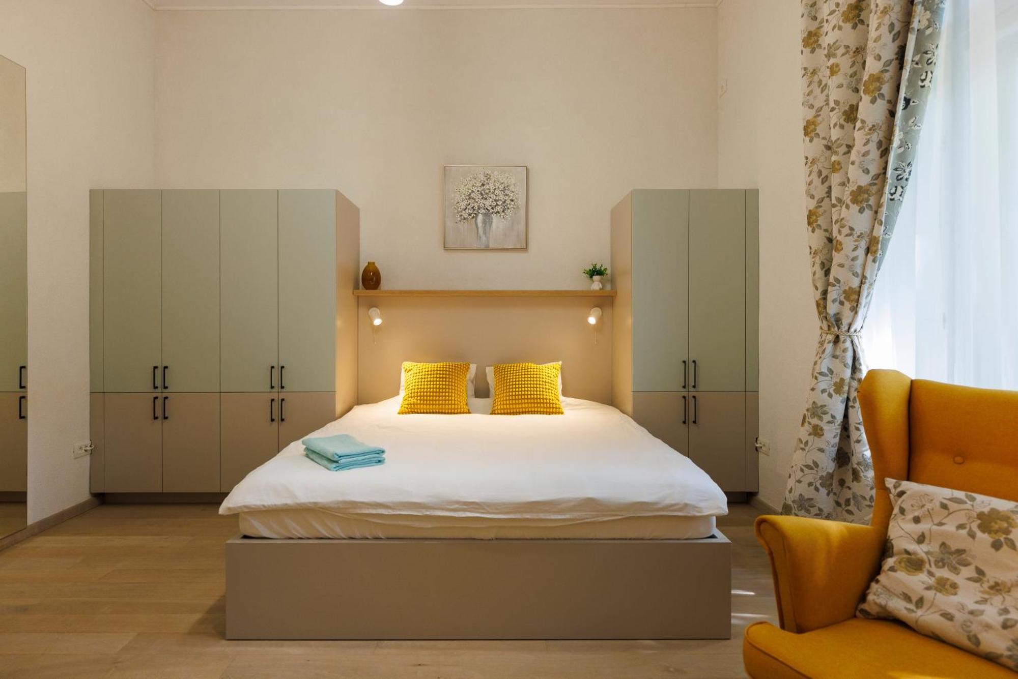 Victoriei Square Apartment Temesvár Kültér fotó